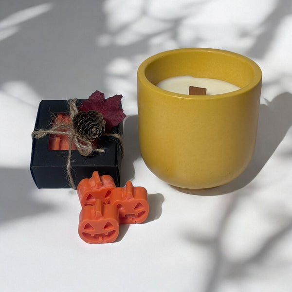 Yellow Classic Candle Jar, Pumpkin Wax Melts.